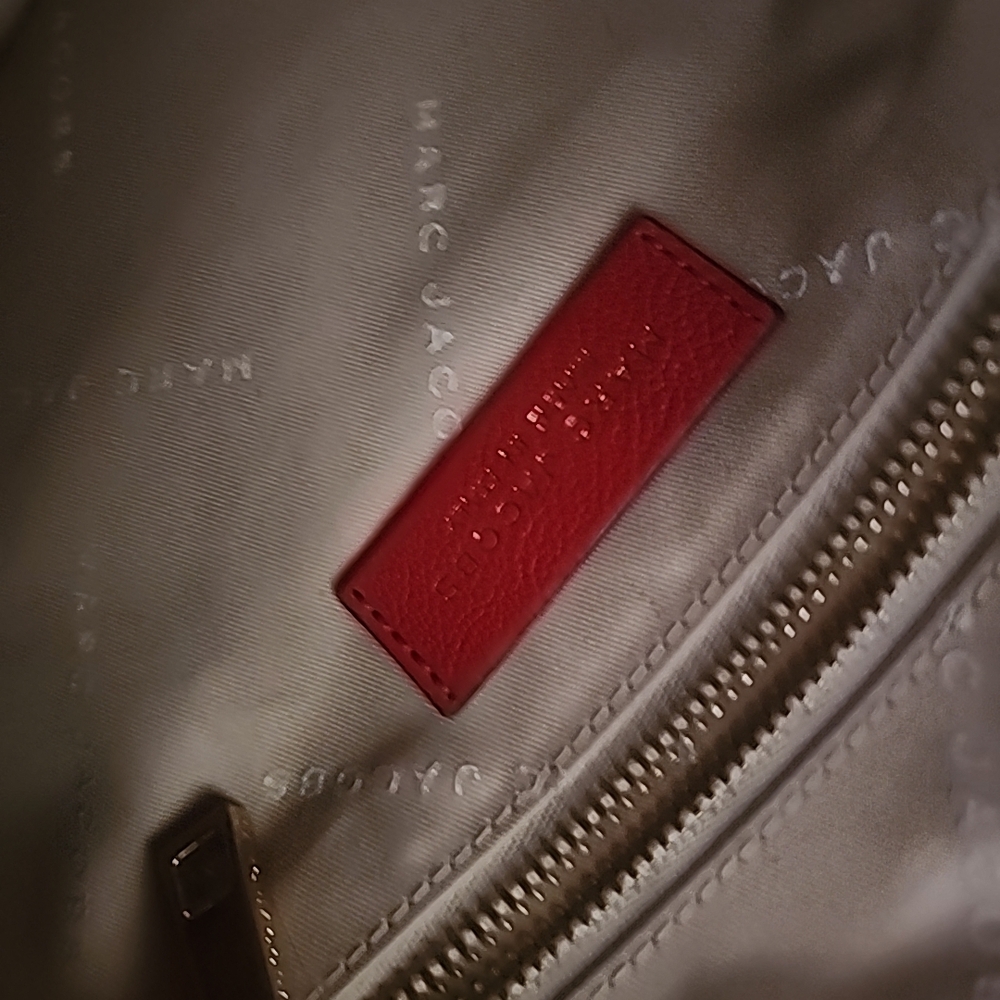 Marc Jacobs Wellington Red Leather Shoulder Bag - Picture 3 of 3